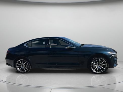 Used 2025 Genesis G70 2.5T image 33
