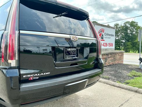 Used 2016 Cadillac Escalade Platinum AWD/4WD image 28