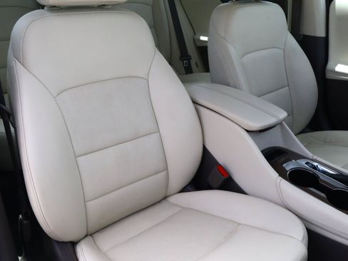 Used 2024 Chevrolet Malibu LT FWD image 16