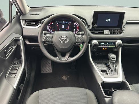Used 2025 Toyota RAV4 LE AWD/4WD image 10
