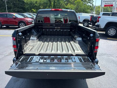 Used 2023 Nissan Frontier SV w/ Tow Package AWD/4WD image 13