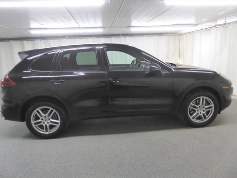 Used 2016 Porsche Cayenne AWD/4WD image 8
