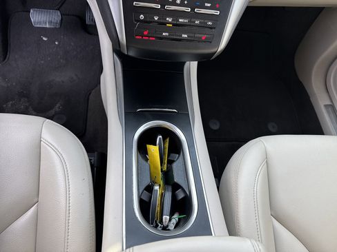 Used 2019 Lincoln MKC Premiere image 35