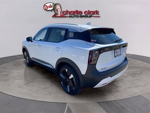 New 2026 Nissan Kicks SR image 4