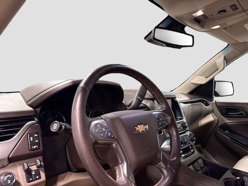 Used 2017 Chevrolet Tahoe LT w/ Luxury Package AWD/4WD image 10