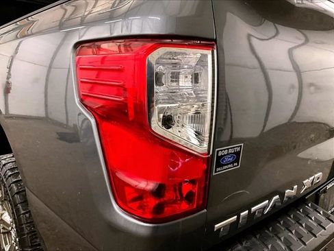 Used 2018 Nissan Titan SL w/ Chrome Package AWD/4WD image 28