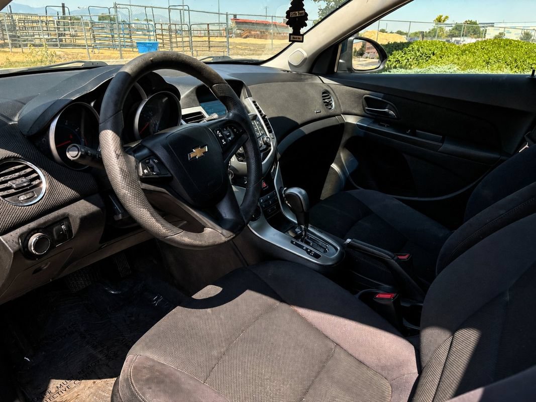 Used 2015 Chevrolet Cruze LT FWD image 10
