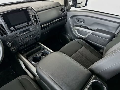 Used 2024 Nissan Titan SV w/ SV Convenience Package AWD/4WD image 11