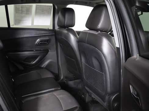 Used 2018 Chevrolet Trax LT w/ Sun & Sound Package image 26