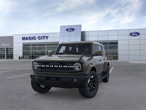 New 2025 Ford Bronco Outer Banks image 2