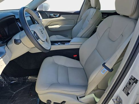 Used 2020 Volvo XC60 T5 Momentum FWD image 18