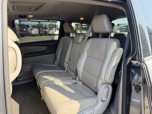 Used 2012 Honda Odyssey Touring Elite image 9