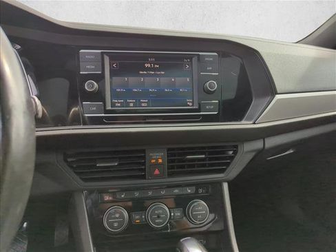 Used 2019 Volkswagen Jetta R-Line image 13