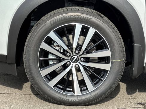 New 2025 Nissan Pathfinder Platinum w/ Lighting Package (N92) image 32