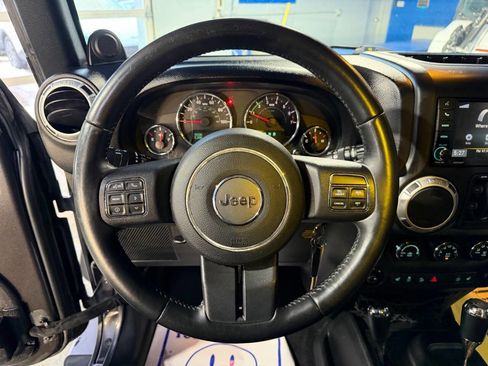 Used 2014 Jeep Wrangler Unlimited Sahara w/ Dual Top Group image 27