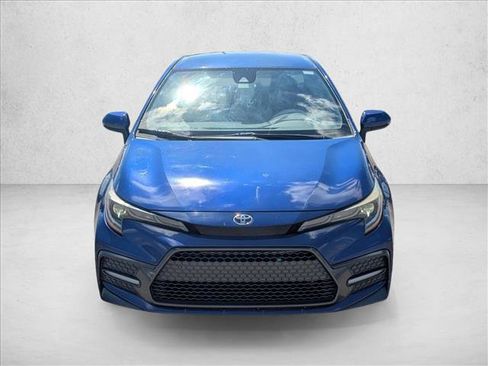 Used 2020 Toyota Corolla SE FWD image 2