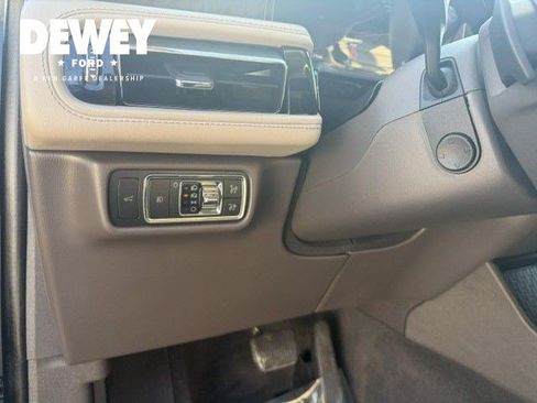 Used 2021 Lincoln Aviator Reserve w/ Equipment Group 201A AWD/4WD image 14