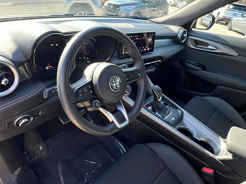 Used 2025 Alfa Romeo Tonale image 22