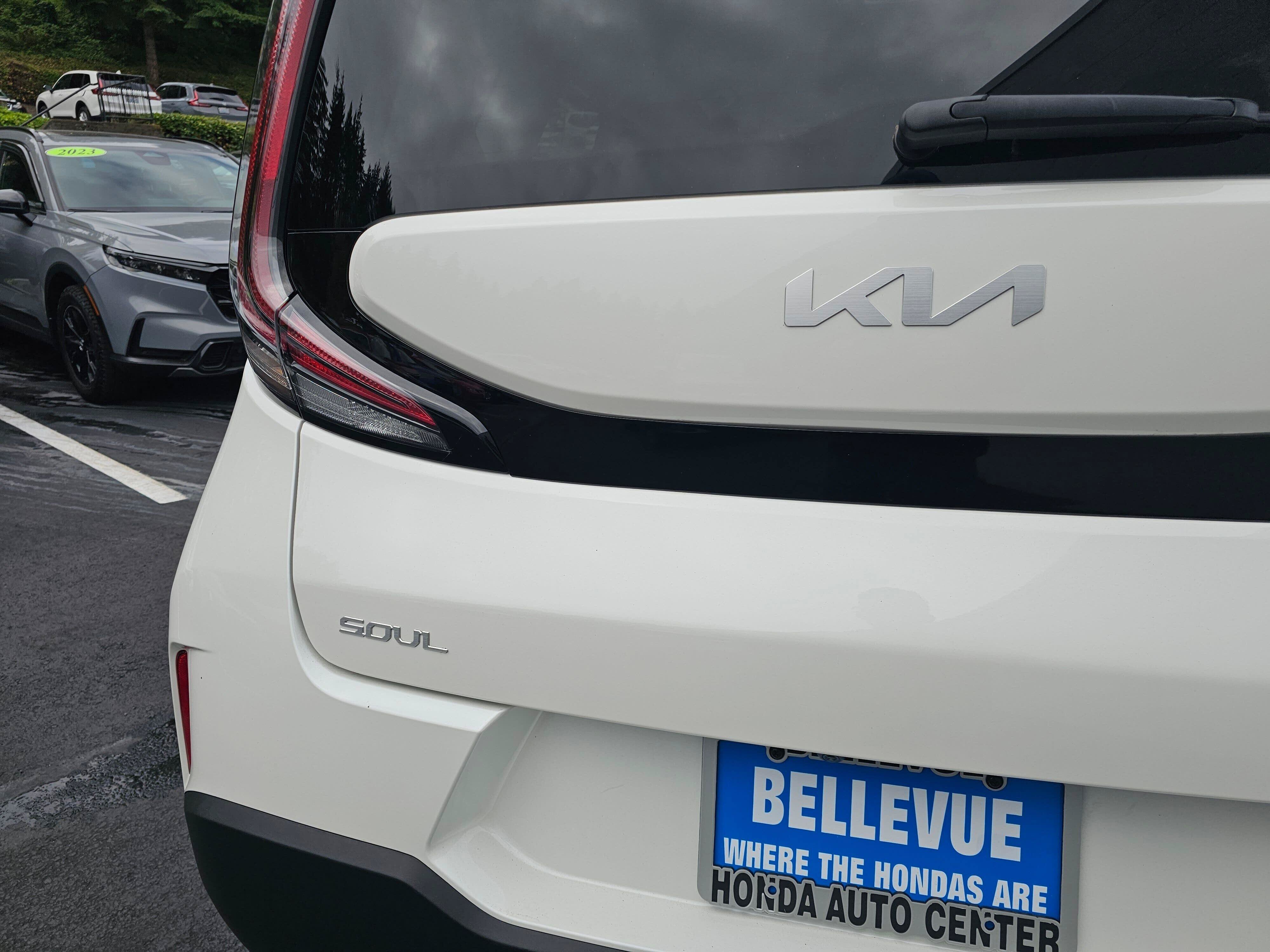 Used 2023 Kia Soul LX w/ LX Technology Package FWD image 15