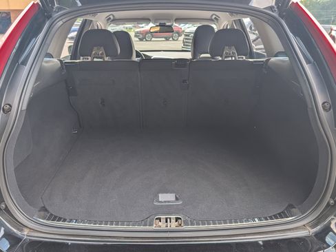 Used 2016 Volvo XC60 T5 w/ Proximity Package FWD image 18