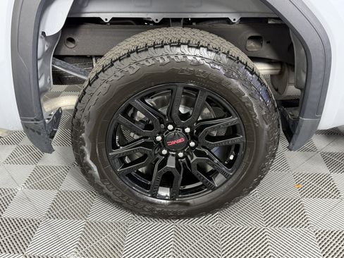Used 2024 GMC Sierra 1500 Elevation image 31