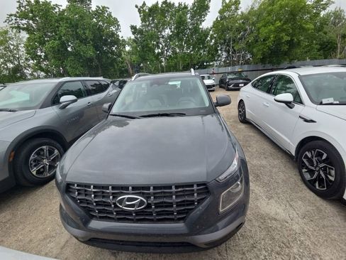 Used 2025 Hyundai Venue SEL FWD image 7