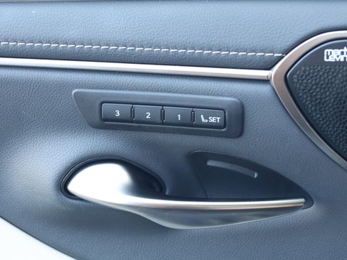 Used 2024 Lexus ES 350 Ultra Luxury w/ Accessory Package (Z2) FWD image 14