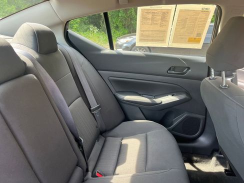 Used 2025 Nissan Altima 2.5 SV FWD image 37