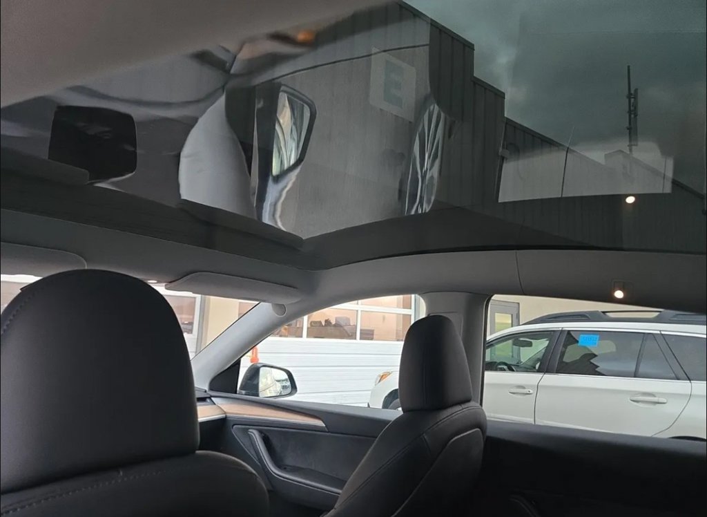 Used 2024 Tesla Model Y Long Range RWD image 4