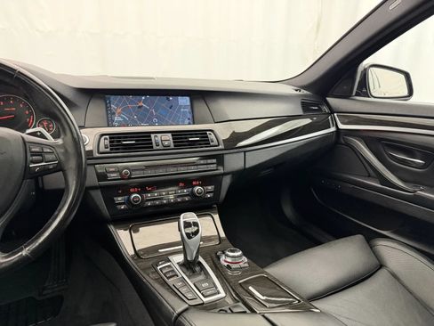 Used 2011 BMW 550i xDrive Sedan AWD/4WD image 18