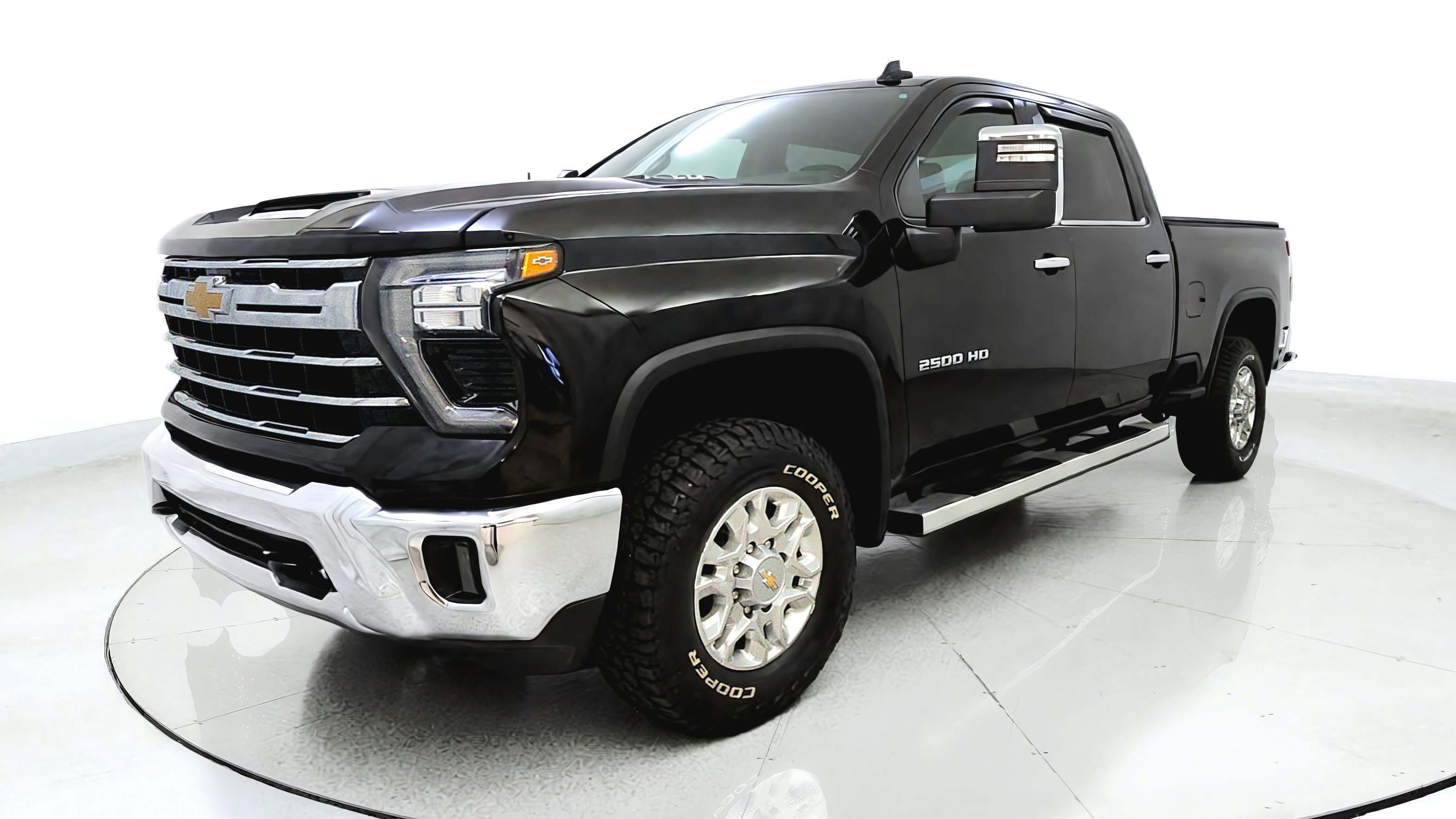 Used 2024 Chevrolet Silverado 2500 LTZ AWD/4WD image 3