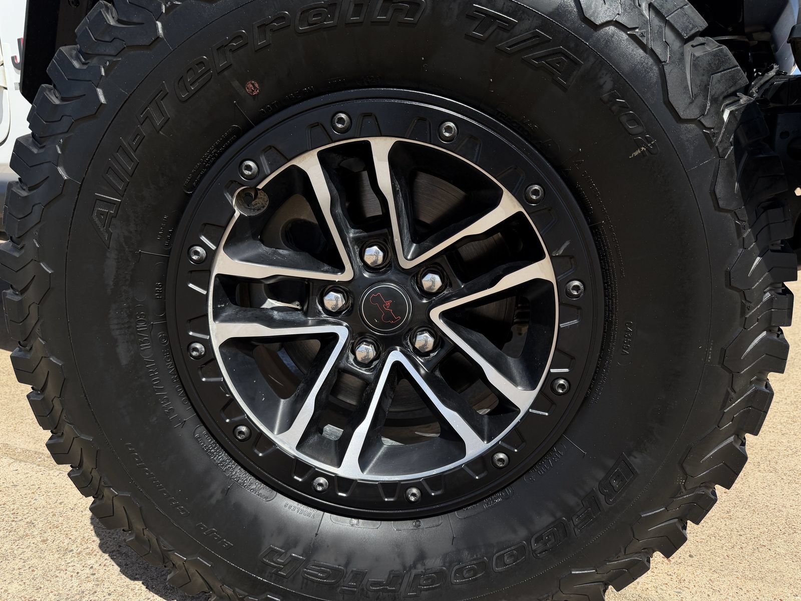 Used 2024 Jeep Wrangler Unlimited Rubicon AWD/4WD image 10