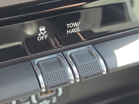 Used 2024 RAM 1500 Big Horn AWD/4WD image 6