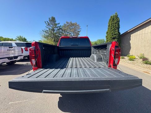 Used 2024 GMC Sierra 1500 SLE w/ Preferred Package AWD/4WD image 12