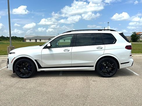 New 2027 BMW X7 xDrive40i w/ M Sport Package AWD/4WD image 5