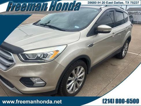 Used 2017 Ford Escape Titanium FWD image 1