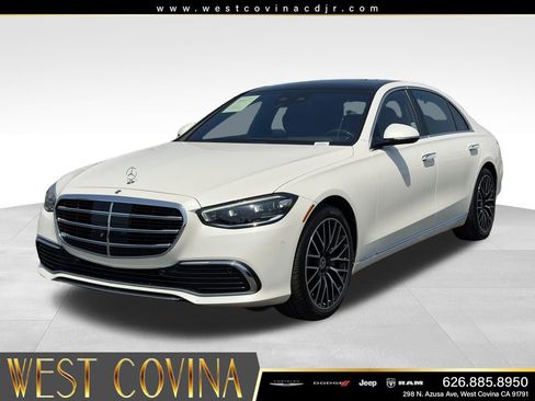 Used 2022 Mercedes-Benz S 580 4MATIC Sedan w/ 3D Technology Package image 3