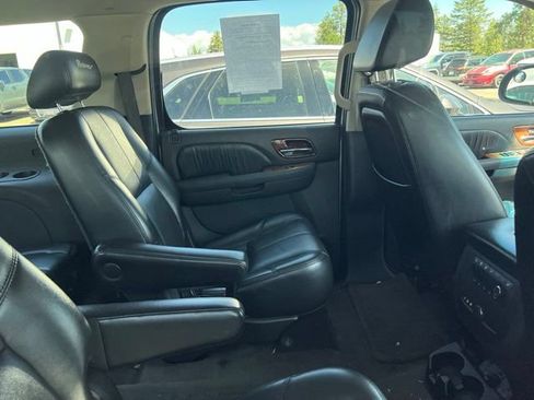 Used 2007 Chevrolet Suburban LT w/ LT Preferred Equipment Group AWD/4WD image 14