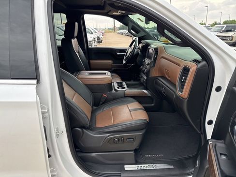 Used 2022 Chevrolet Silverado 1500 High Country w/ Safety Package II AWD/4WD image 13
