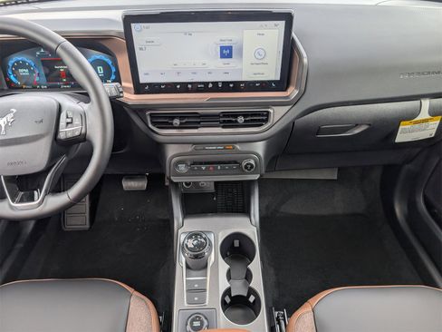 New 2025 Ford Bronco Sport Outer Banks image 7