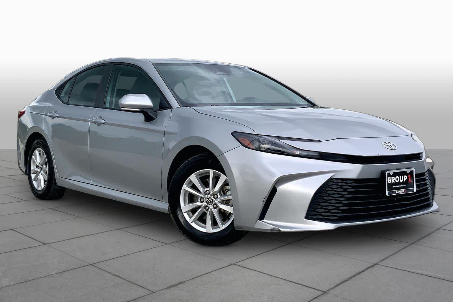 Used 2025 Toyota Camry LE FWD image 3