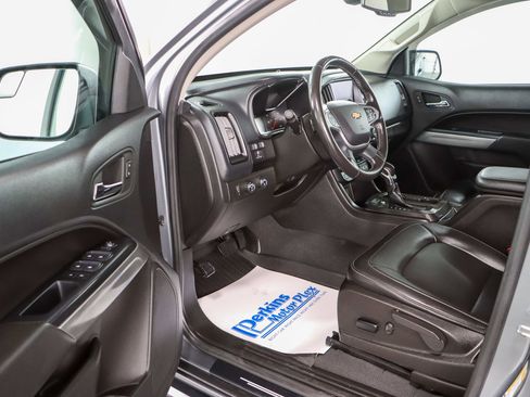 Used 2022 Chevrolet Colorado LT w/ Luxury Package image 3