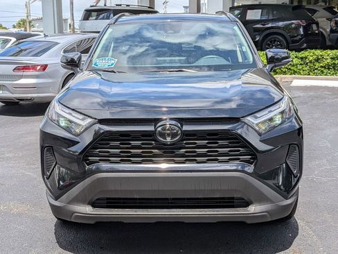 Used 2025 Toyota RAV4 XLE AWD/4WD image 2