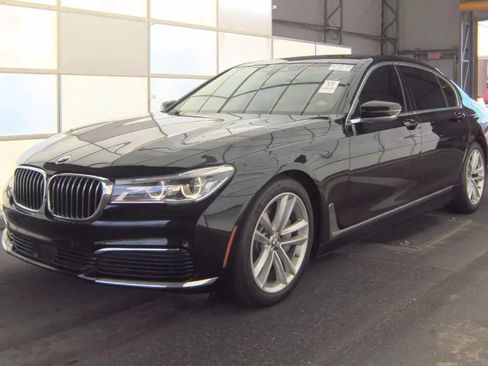 Used 2019 BMW 750i xDrive w/ Luxury Rear Seating Package AWD/4WD image 1