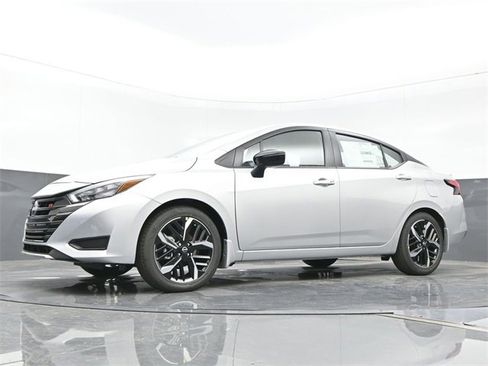 New 2025 Nissan Versa SR w/ Trunk Package image 21