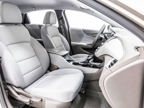 Used 2022 Chevrolet Malibu LS FWD image 32
