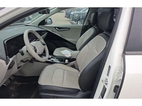 Used 2023 Kia Niro Wave w/ Wave Preserve Package image 5