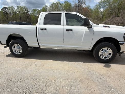 New 2026 RAM 2500 Tradesman AWD/4WD image 7