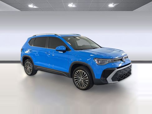 Used 2025 Volkswagen Taos SE FWD image 7