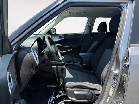 Used 2024 Kia Soul LX w/ Option Group 015 FWD image 10